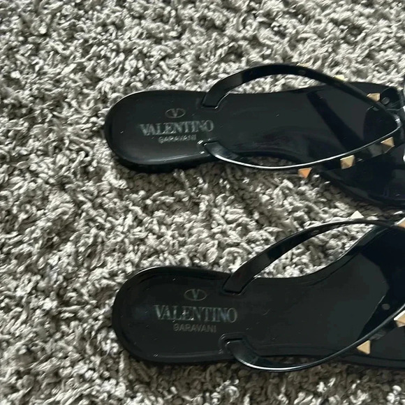 Valentino - Rockstud Studded Slipper in Black/Gold. - Picture 5 of 7